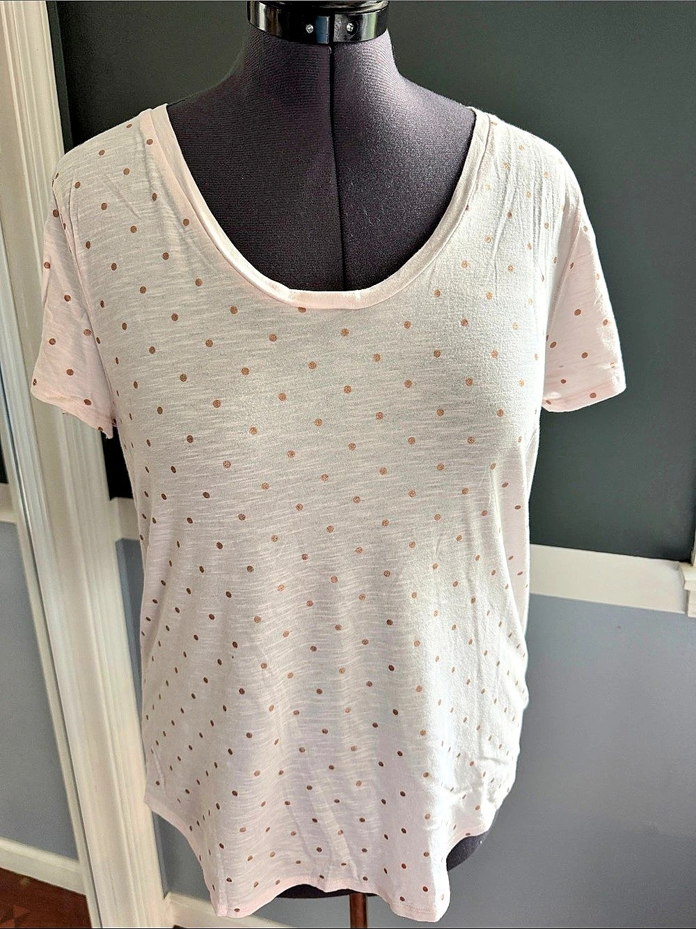 LOFT Outlet Polka Dot Short Sleeve Top in Pink with Rose Gold Polka dots Like Ne